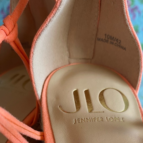 Jennifer Lopez strappy coral wedges - Picture 7 of 9